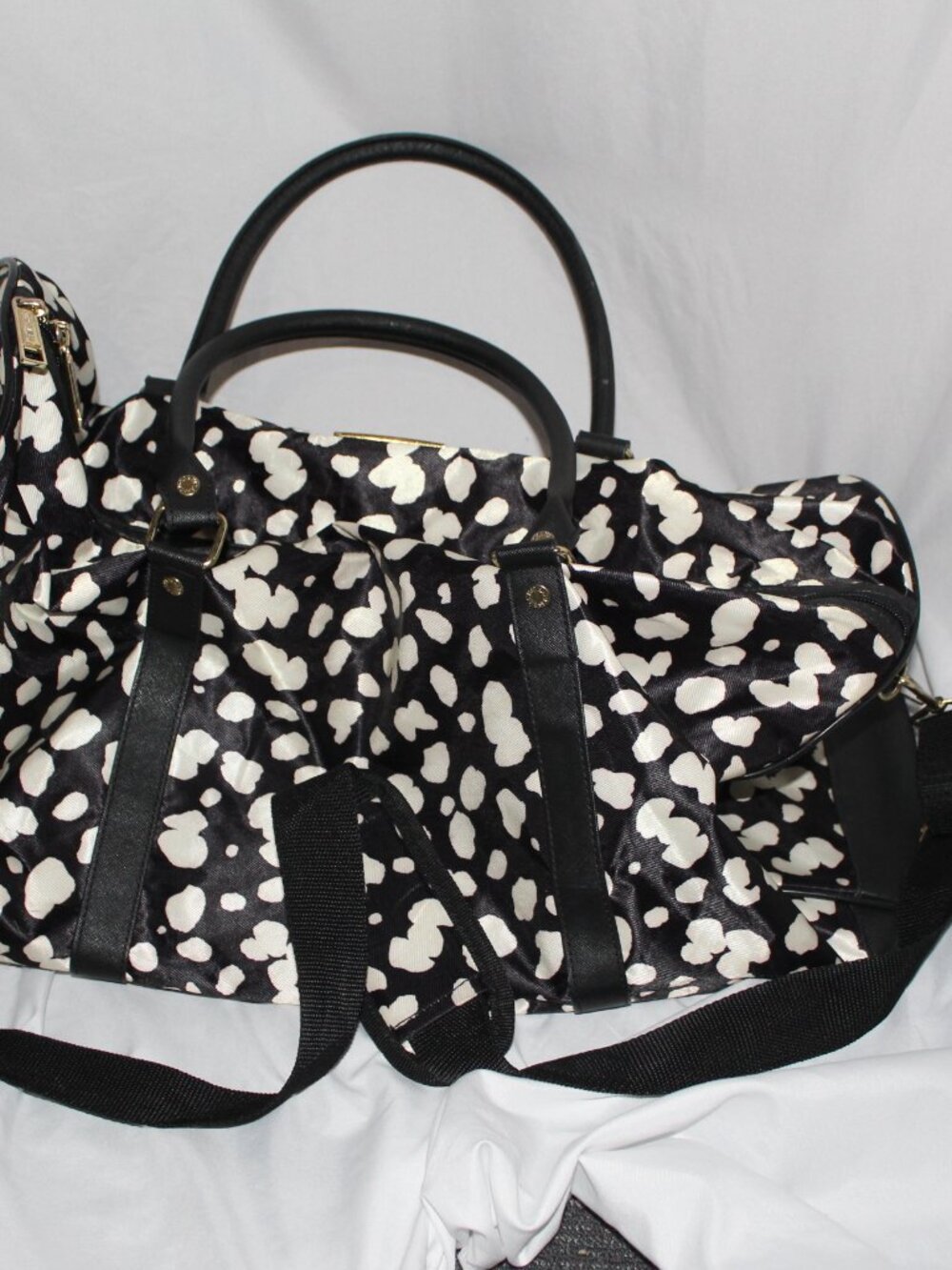 Isaac Mizrahi Black and White Patterned Weekender Duffle Bag - Picture 6 of 9